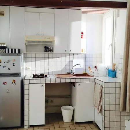 Lejlighed Located Flat In Saint-germain-des-pres Paris