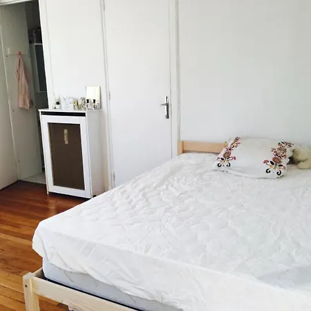 Located Flat In Saint-germain-des-pres 아파트